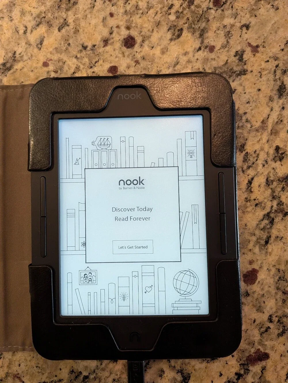 Nook GlowLight 3 E-Reader with Blue Floral Cover